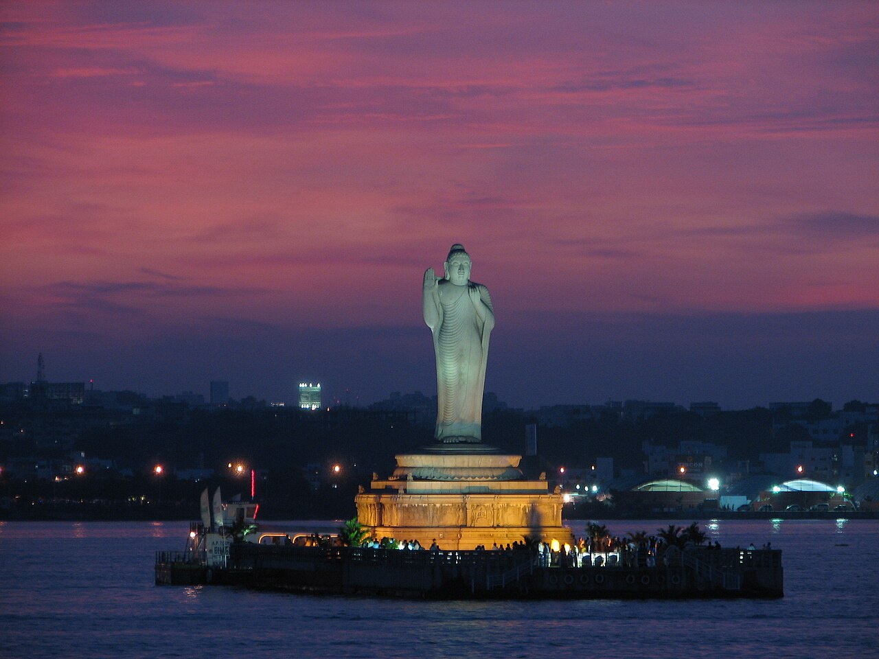 Hussain Sagar Lake & Buddha Statue